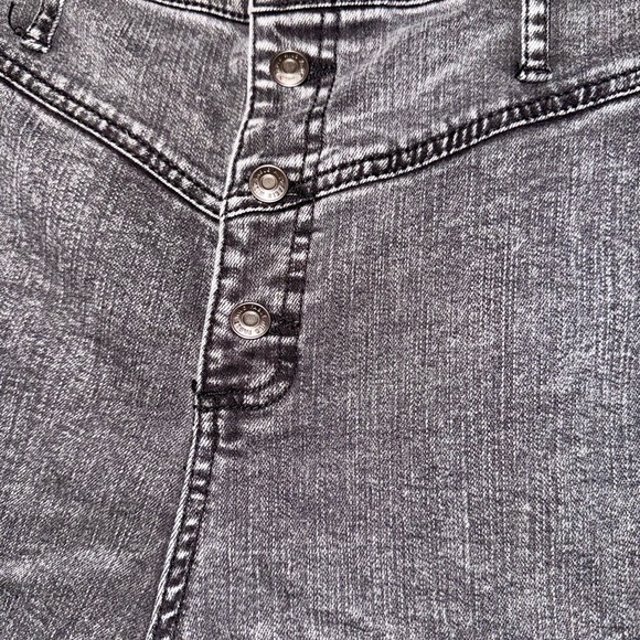wild fable High-Rise Washed Black/Gray Button-Front Jeans - Picture 3 of 5
